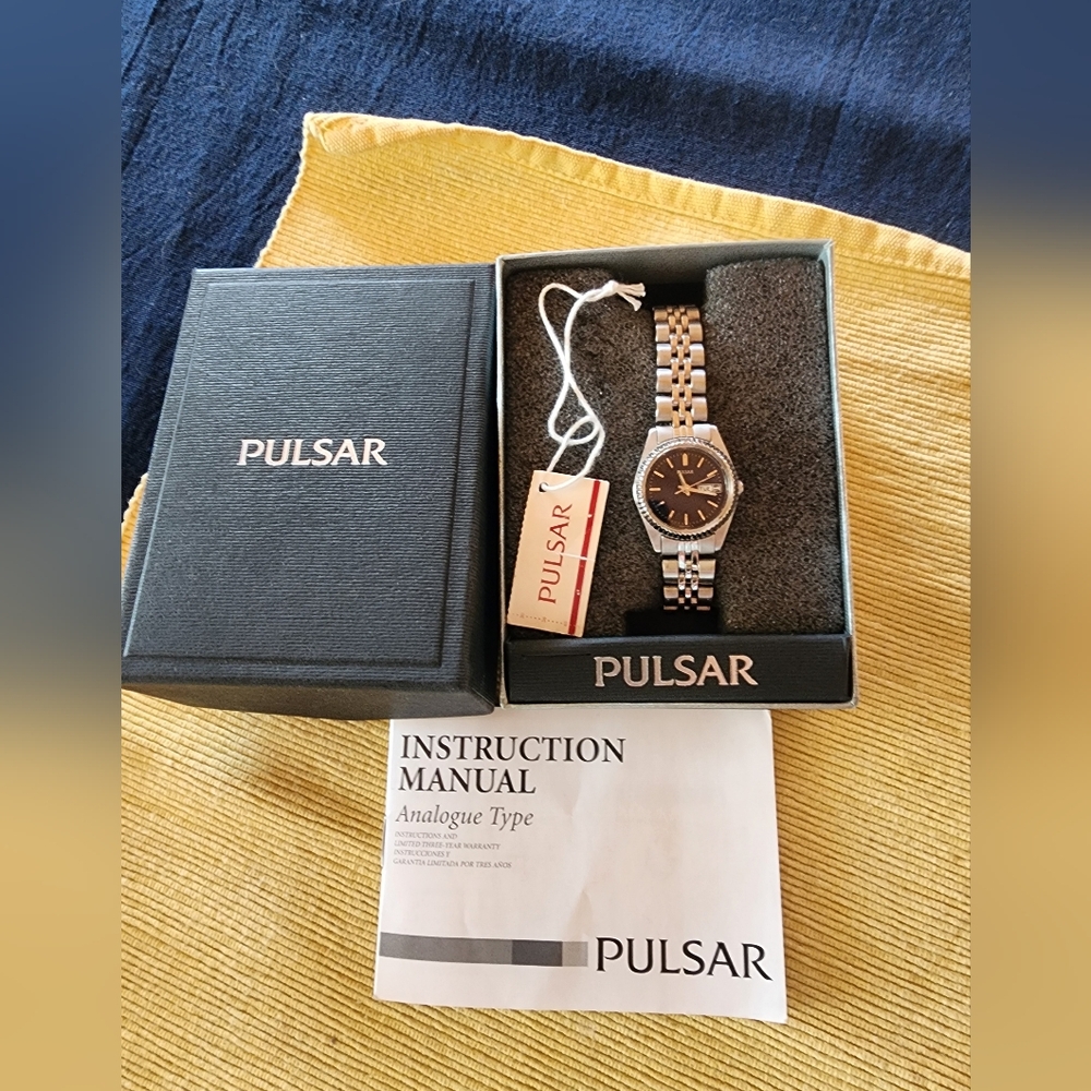 Vtg Pulsar Two-Tone Watch